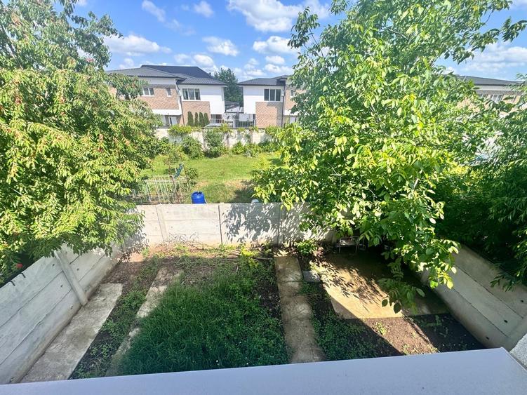 Casă individuală cu 5 camere cu Canalizare în Popești-Leordeni