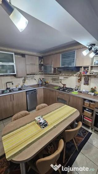 Casă cu 5 camere cu Teren 410 Mp în Mărășești