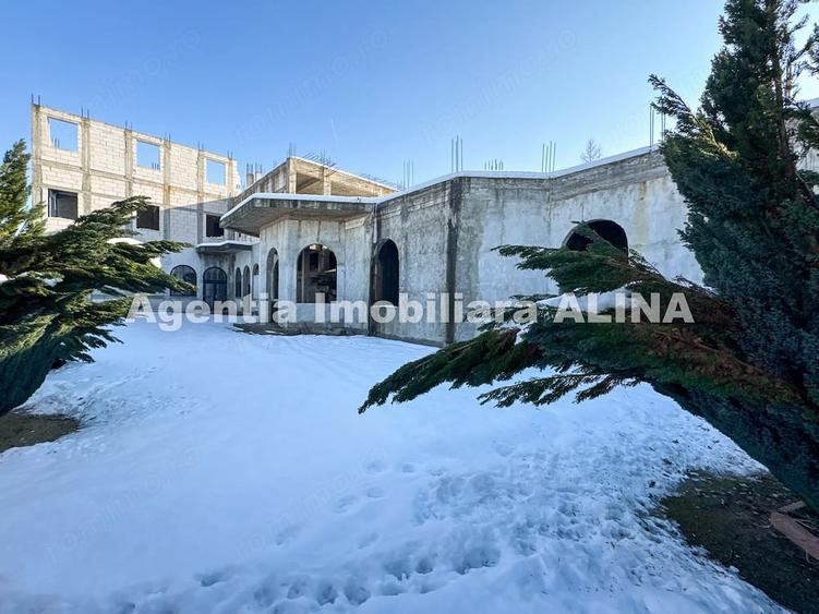 Spațiu comercial, de 2,500 mp, în 700