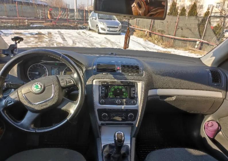 Teren 5400 mp front stradal 33 m - 1