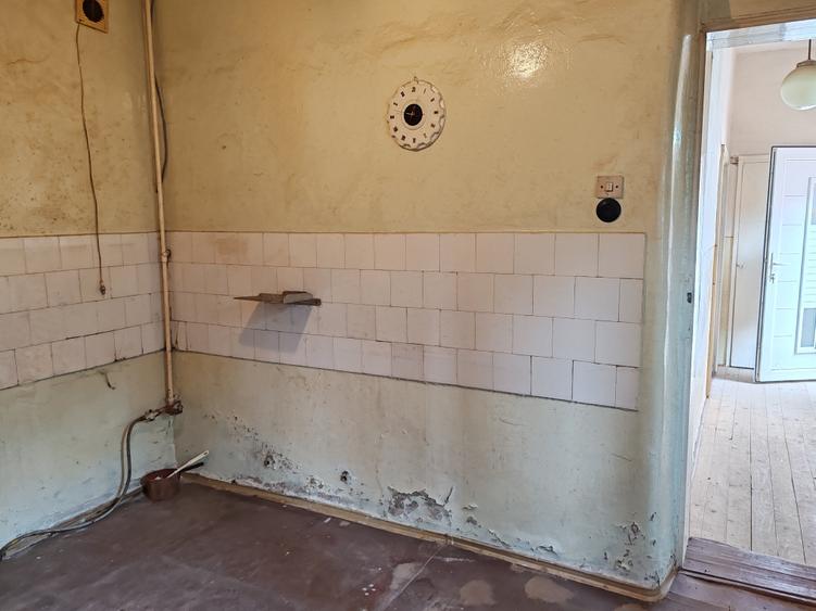Garsoniera in casa, libera la vanzare zona Central - 5