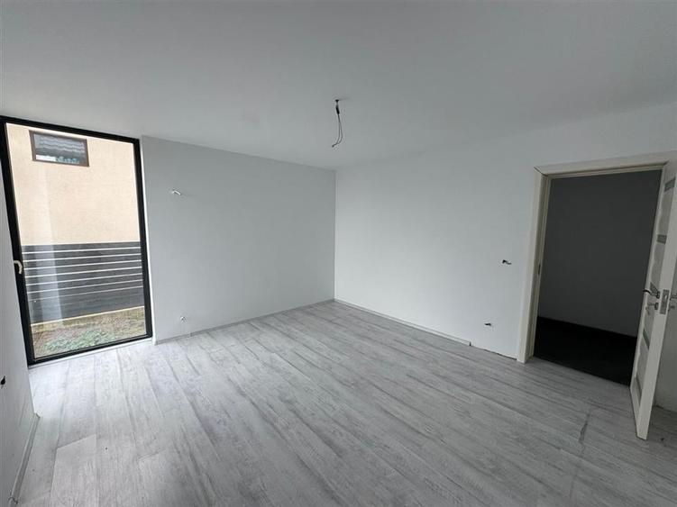 Casa P+M de vanzare in Campineanca (strada asfalata) - 10