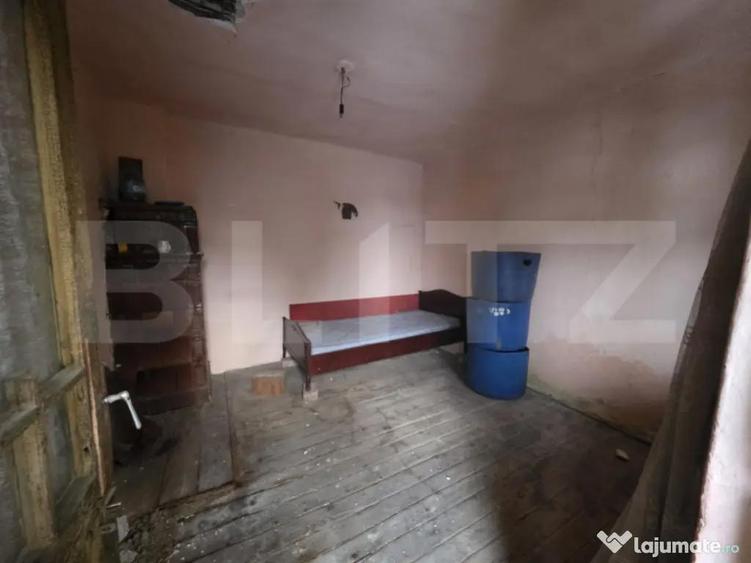 Casa de vanzare, 667 mp, zona Razvad - 3