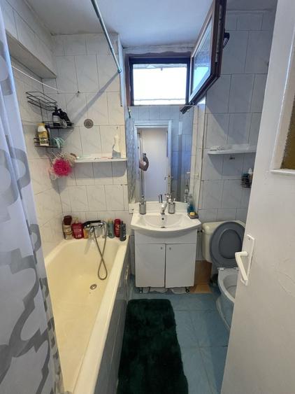 Apartament cu 3 camere decomandat în Giulești