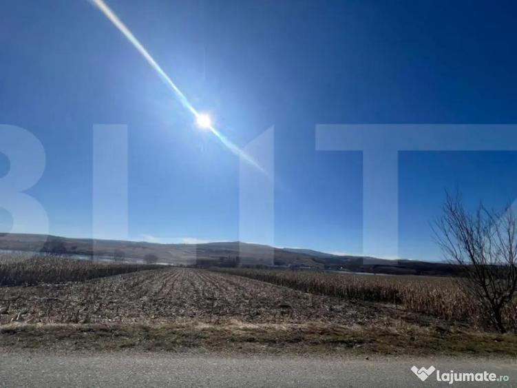 Oportunitate de Investi?ie Teren 2.016 mp lac Padureni - 1