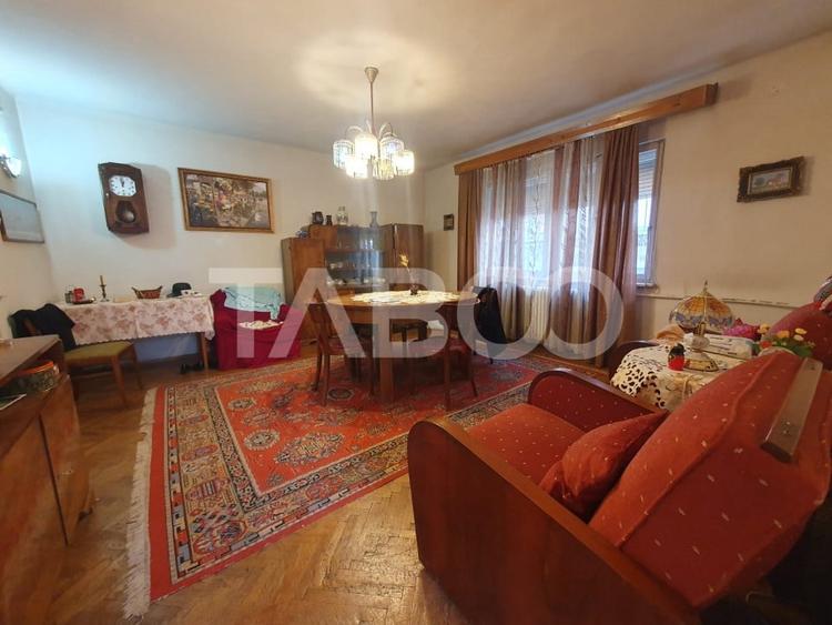 Casa 5 camere 374 mp utili + Anexa 75 mp in punctul 0 al Fagarasului - 7