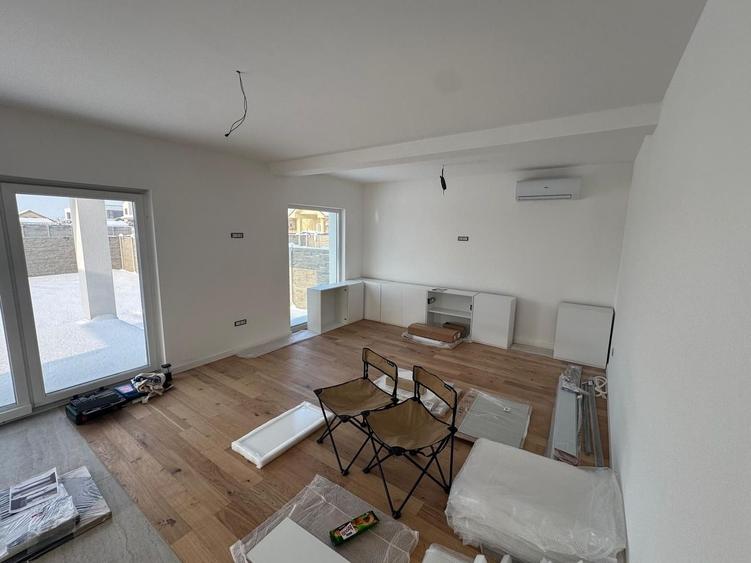 Duplex cu 5 camere cu Canalizare în Dumbrăvița