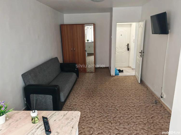 Inchiriez garsoniera