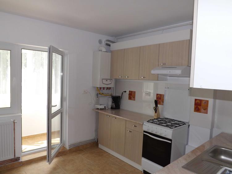 OANCEA-TATARASI-ap.2camere,65mp,mobilat si utilat,et.2/8,1986,decomandat! - 3