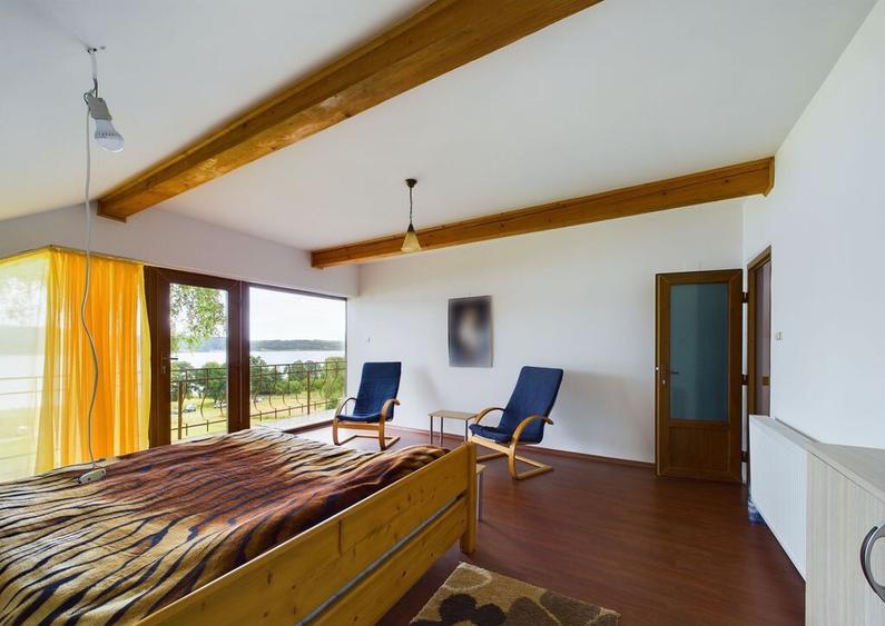 Casa de vacan?a langa lacul Surduc! - 8