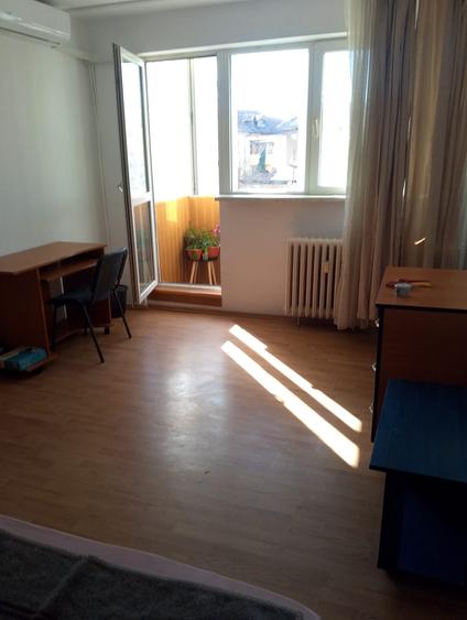 Garsoniera Muncii, stradal, 5 minute de metrou, mobilată si utilată complet - 1