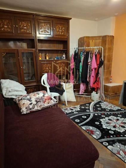 Agricultori vand 3 camere 65000 eur