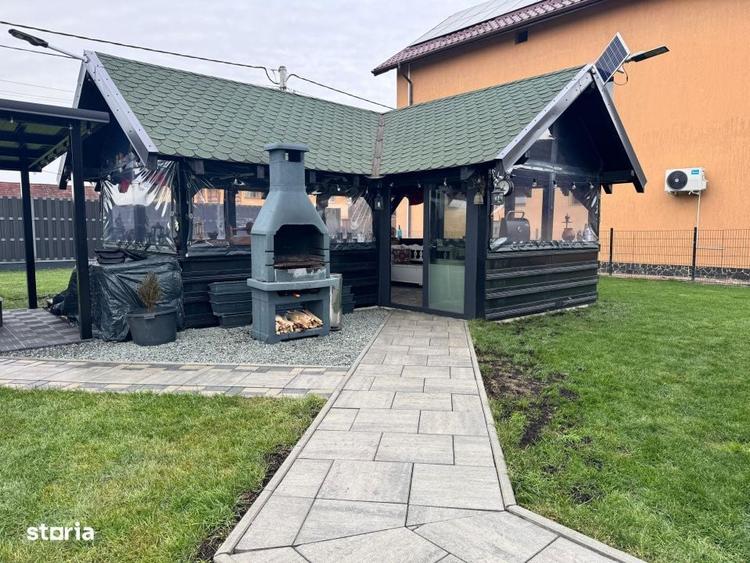 Casa moderna, complet mobilata, cu panouri solare, jacuzzi,aproape de - 17