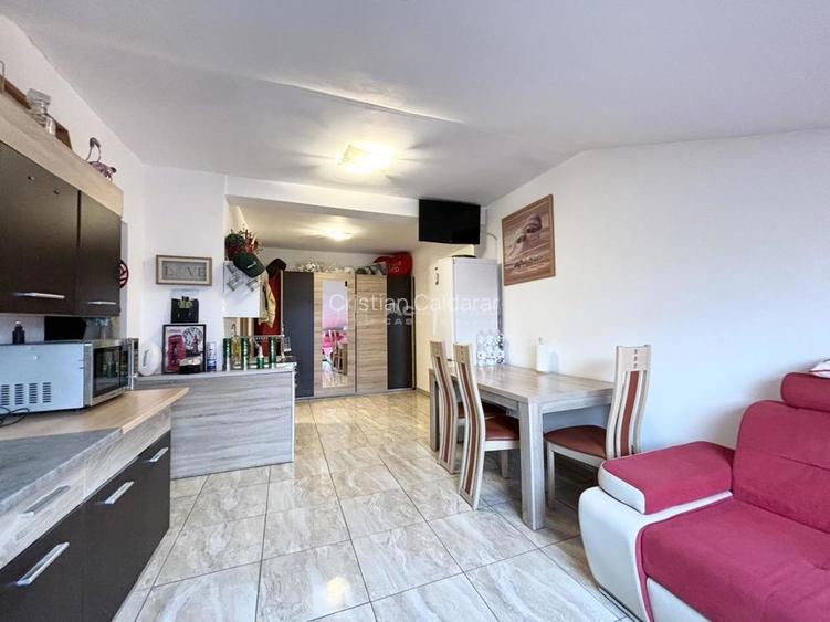 Apartament 3 camere - mobilat - Rogerius - 62 mp - Mansarda Apartament 3 camere - mobilat - Rogerius - 62 mp - Mansarda