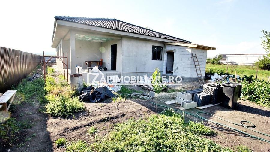 Casa 5 camere pe 1 nivel cu garaj si gard 176mp,1400mp teren - 2