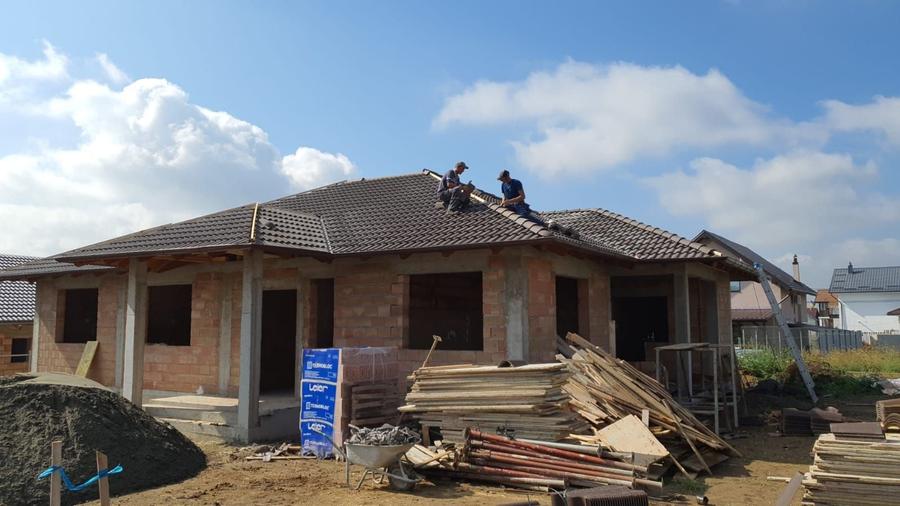 Casă la cheie pe 1 nivel 4cam. 2 bai,1 dresing 650 mp. teren - 16