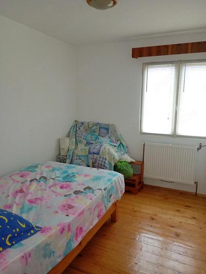 Casa cu 5 camere ?i teren de 1370 mp - 4