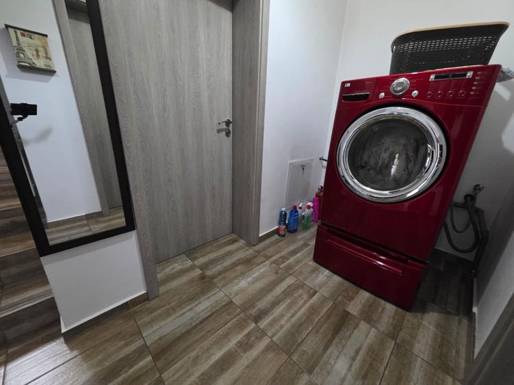 Vila cu 4 .camere 3. bai --249 mp utili - teren 881mp - 6