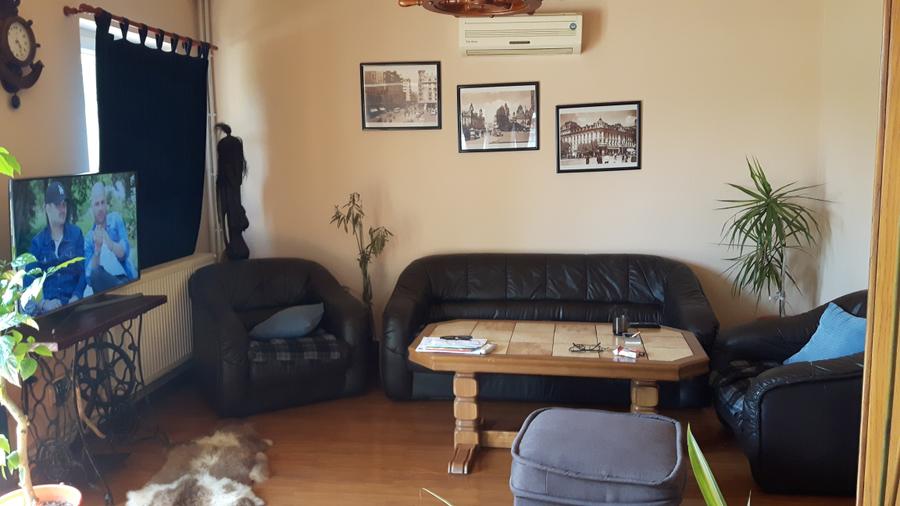 Refugiul Tău Verde: Casă Spațioasă cu Livadă, Anexe și Panouri Solare - 14