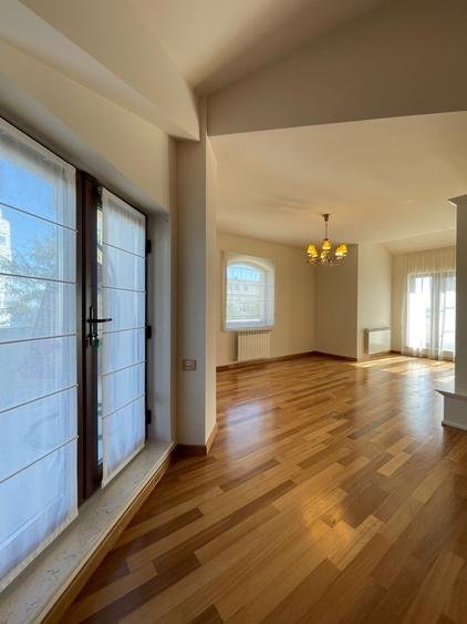 Faleza Nord - Universitate, Vila D+P+2 langa plaja, mobilata si utilata lux - 47