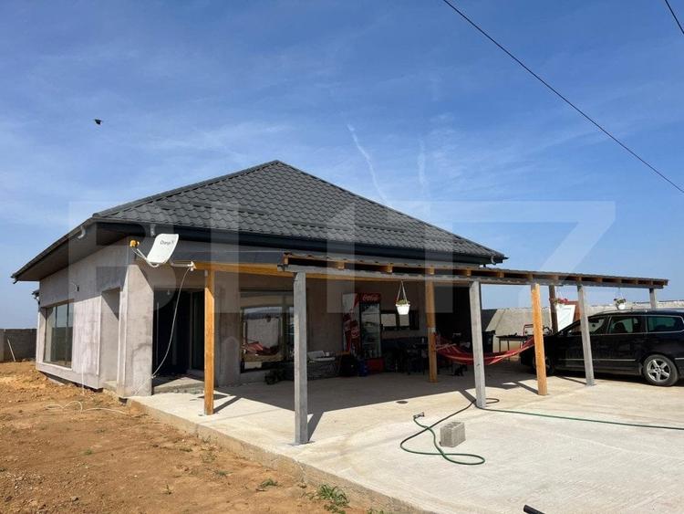 Casă individuală cu 4 camere cu Teren 818 Mp în Șimnicu de Sus