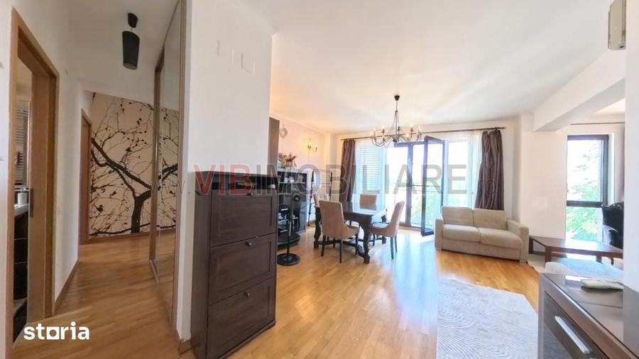 Apartament cu 3 camere semidecomandat în Aviatorilor