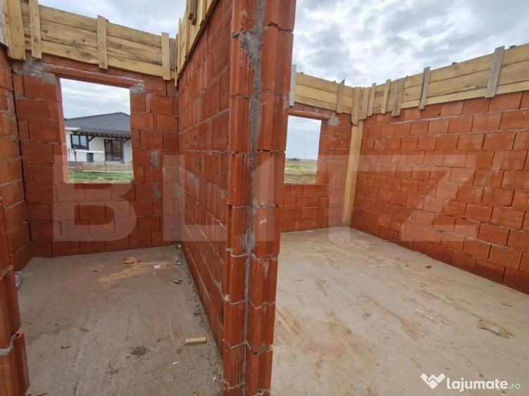 Casa noua in Santandrei , racordata la toate utilitatile - 8