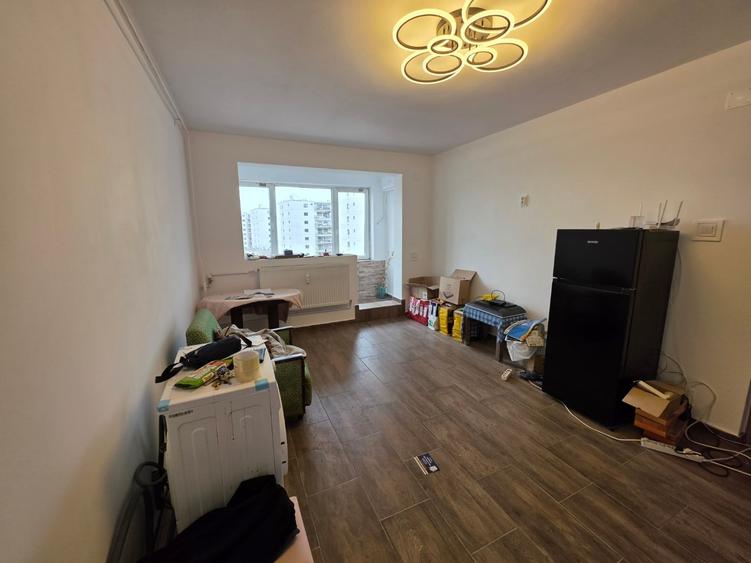 Dristror, chiar la metrou, 10 minute mall Park Lake, bloc 1978 - 3