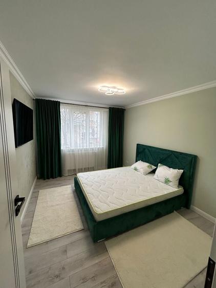 Inchriez apartament 3 camere - 1