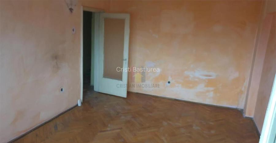 70mp 3 cam etaj 2 balcon 7 m R.Negru - Capatul lui 4 confort