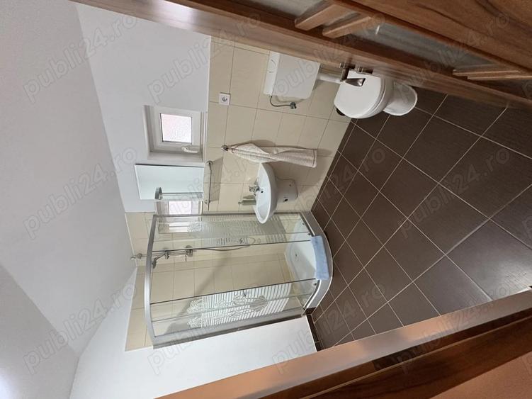 Casa spatioasa perfecta pentru locuit sau afaceri comerciale - 7