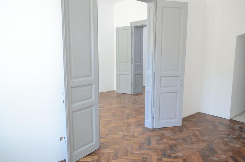 Apartament renovat in zona centrala - 8