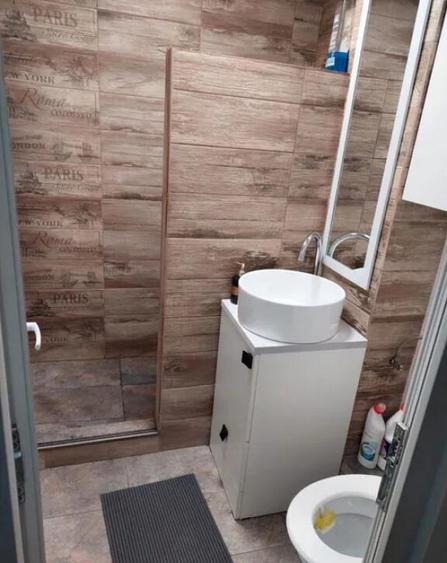 - Garsoniera La Cheie, Bariera Calarasilor, etaj 3 - 4