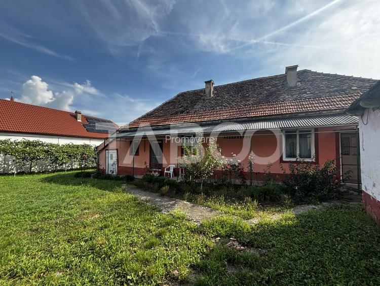 Casa saseasca de vanzare + bonus doua terenuri Seica Mare Sibiu