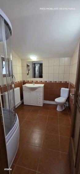 Resedinta deosebita 5 Camere | 200 mp Utili | 1.438 mp Teren | Aleea M - 16