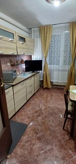 Roman, Bld. Roman Musat, bl. 32, cf. 1 - 2