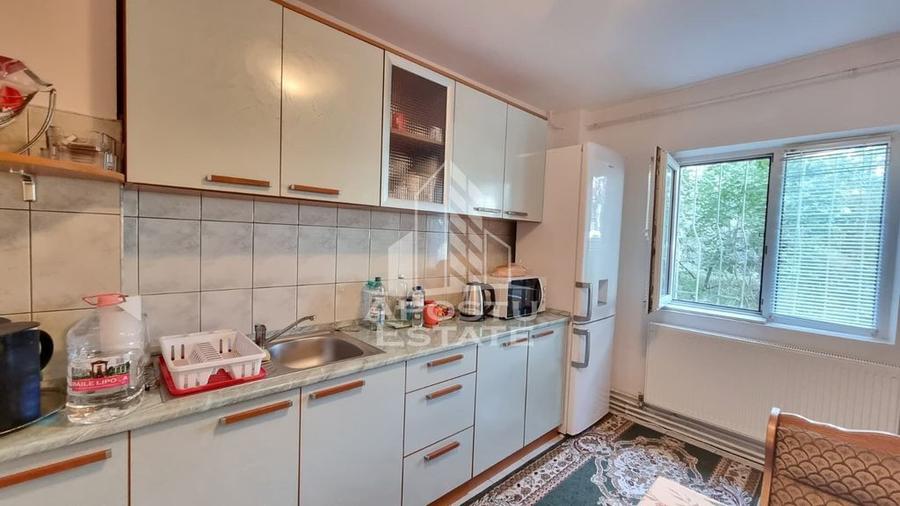Apartament cu 3 camere decomandat în Aradului