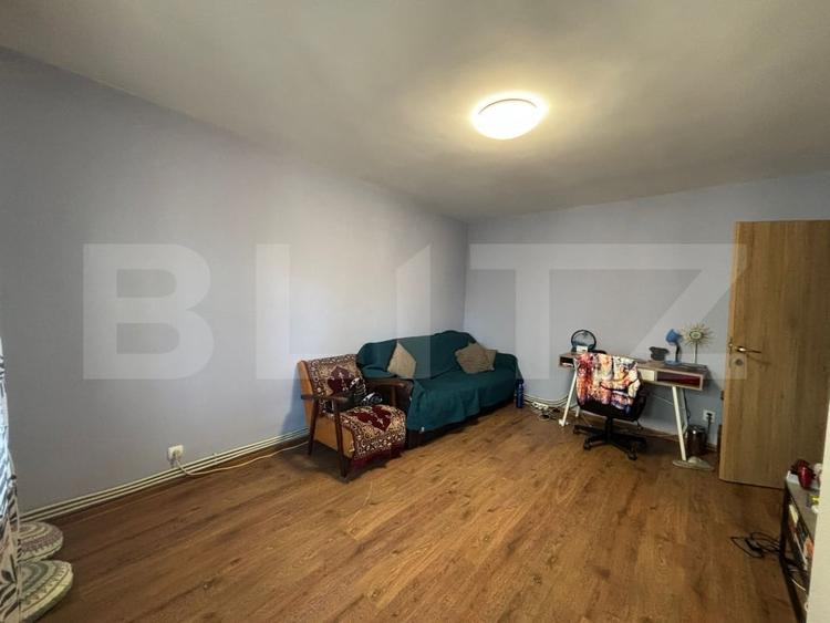 Apartament 4 camere, decomandat, 80 mp, zona Galata - 2