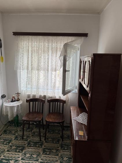 Casa 100 mp  + teren =141 mp . - 8