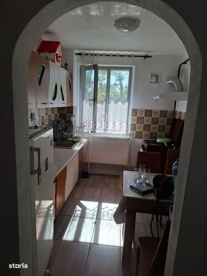Apartament cu 3 camere în Ișalnița
