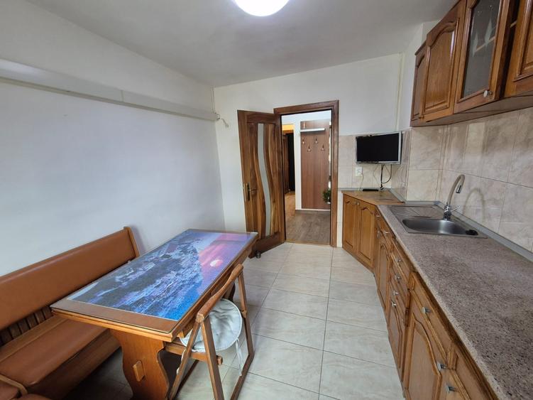 OCAZIE, GARA 3 CAMERE DECOMANDAT, 70 MP. 2 BAI, 2 BALCOANE,MOBILAT, CENTRALA GAZ - 21