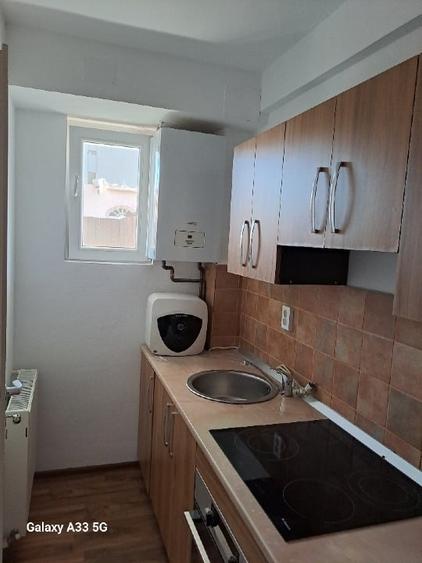 Poprietar inchiriez ap.1 cam decomandat utilat ,Complex-Lunei , centrala proprie - 1