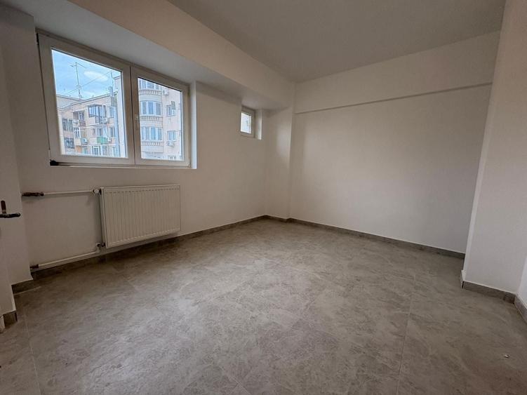 Ultracentral Unirii | 4 Camere Spațios cu Vedere la Parc | Bloc 1989 - 4