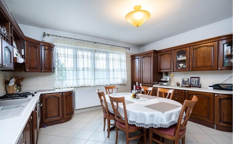 Vila in Damaroaia,aproape de lac,5 dormitoarere cu baie proprie,1000mp teren - 5