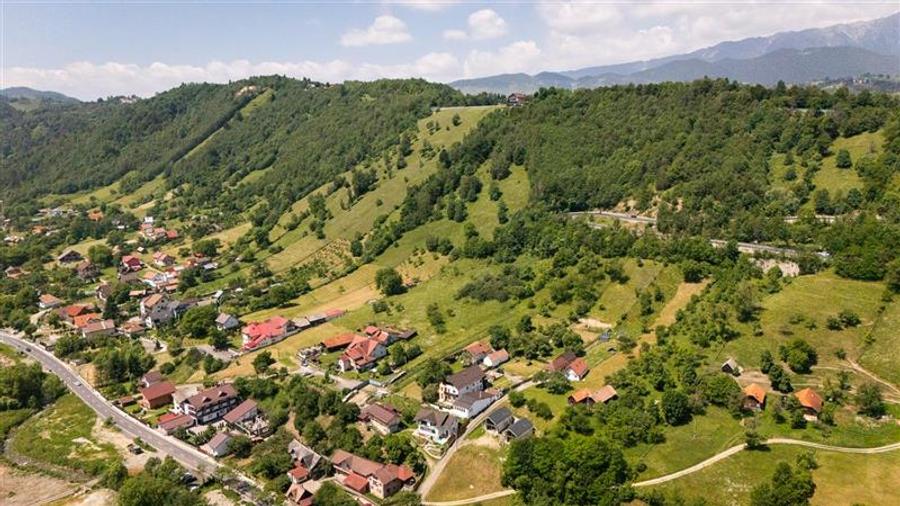 Teren 1.450 mp intravilan, la DN, cu priveliste de carte postala, Bran, Moieciu, - 3