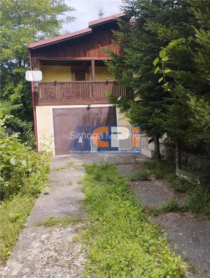 Casa Podis, Margineni