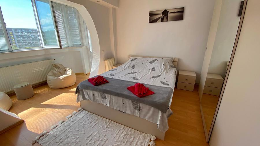 Apartament cu 3 camere decomandat în Plopilor