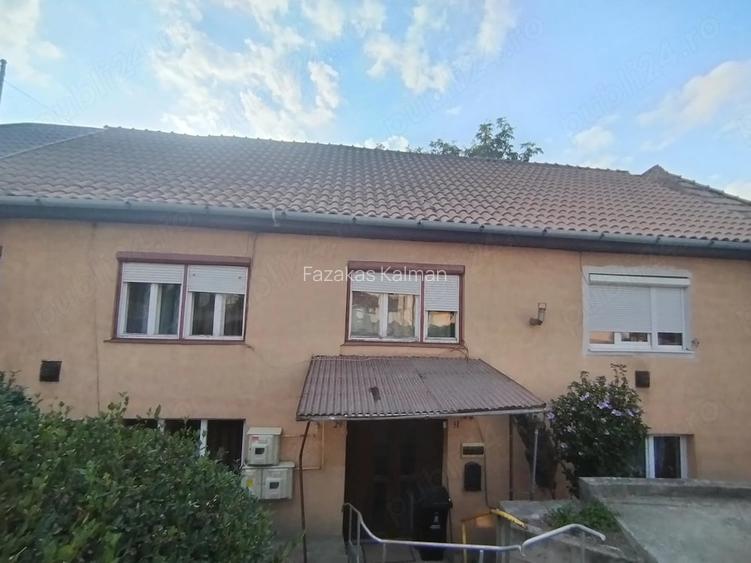 DE VANZARE etajul unei case, Sangeorgiu de Mures