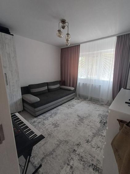 Apartament cu 2 camere decomandat în Km 5