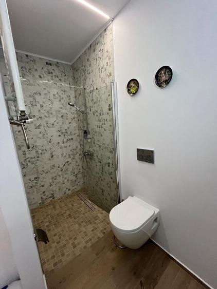 Apartament cu 3 camere semidecomandat, mobilat în P-ta Presei Libere